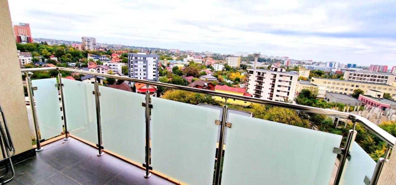 Evelyn Modern Apartment Near Palas Iasi Ngoại thất bức ảnh
